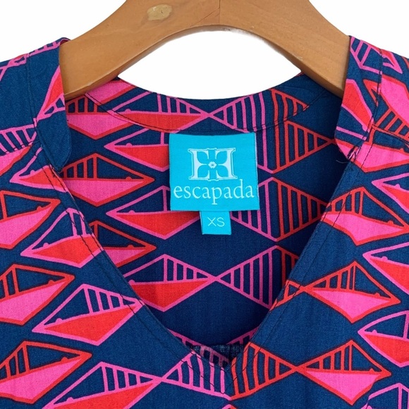 ESCAPADA Geometric V Neck Blouse in Pink and Blue size XS - Picture 3 of 7